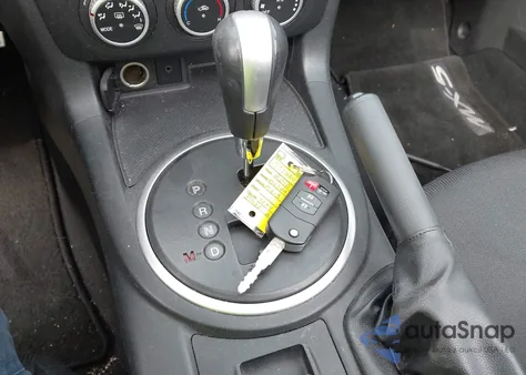 2010 Mazda Mx-5 Miata Touring z USA, uszkodzony, nr VIN JM1NC2FF0A0205744